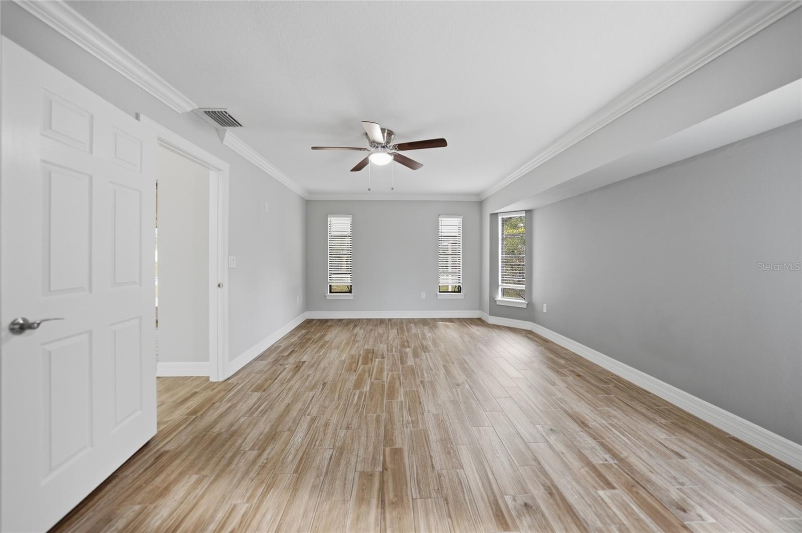 Image 16 of 25 For 20246 Hamilton Avenue