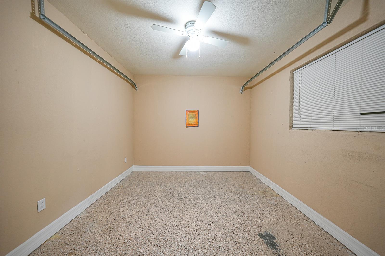 Image 21 of 25 For 20246 Hamilton Avenue