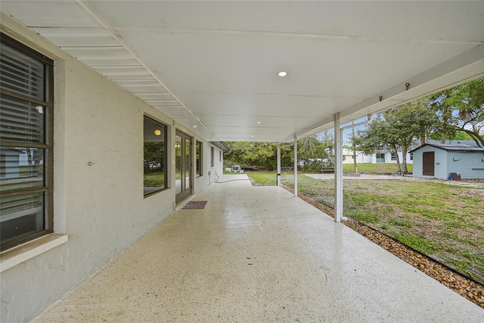 Image 22 of 25 For 20246 Hamilton Avenue