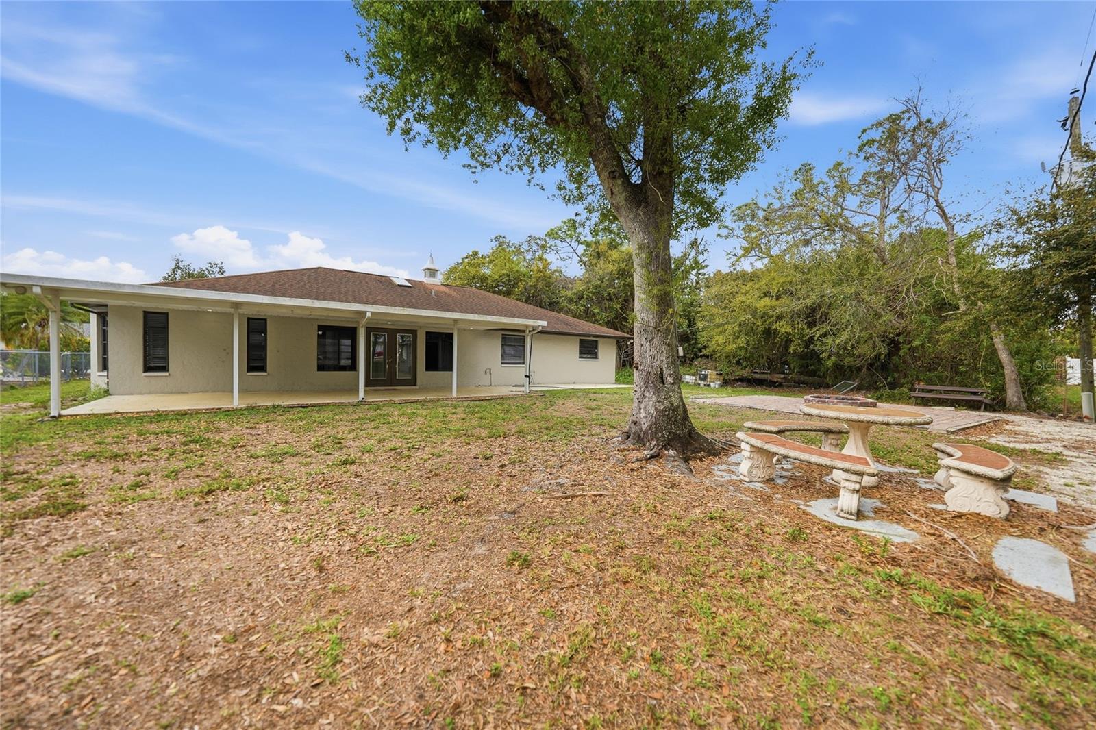 Image 23 of 25 For 20246 Hamilton Avenue