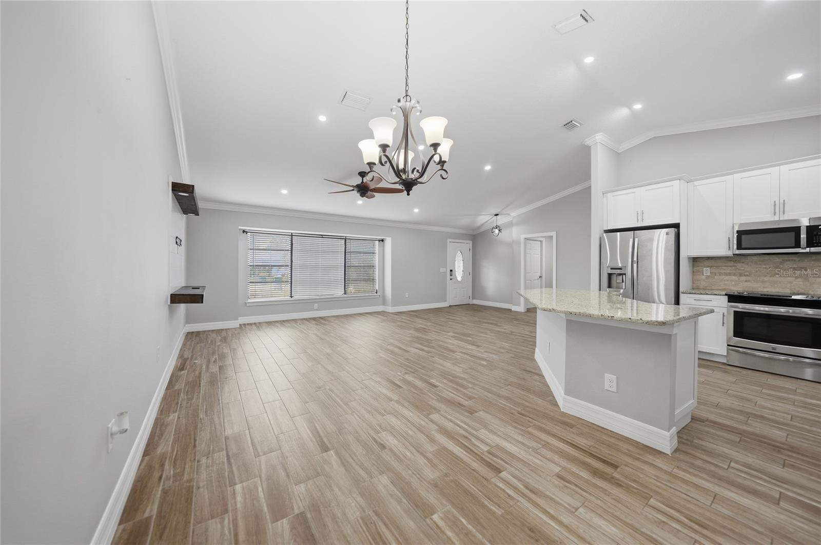 Image 4 of 25 For 20246 Hamilton Avenue