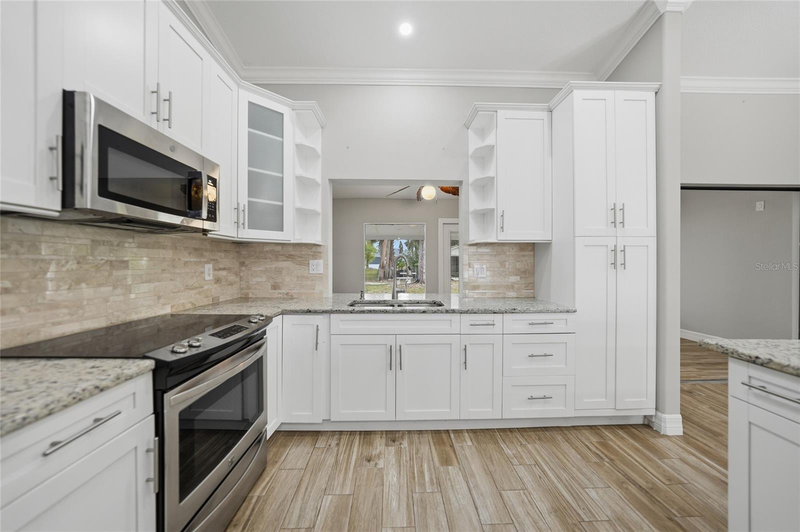 Image 7 of 25 For 20246 Hamilton Avenue