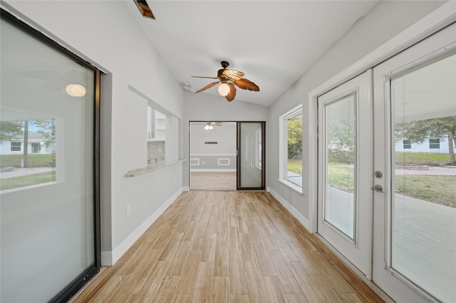 Image 9 of 25 For 20246 Hamilton Avenue