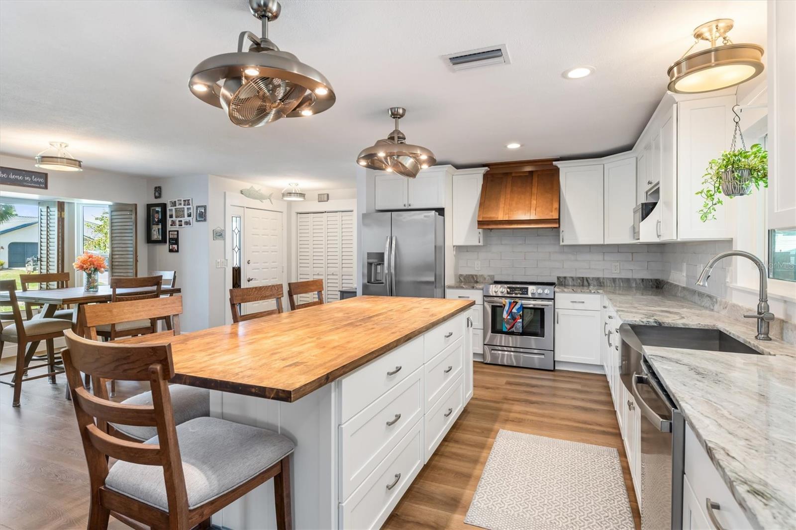 Image 16 of 51 For 10104 Rafferty Avenue