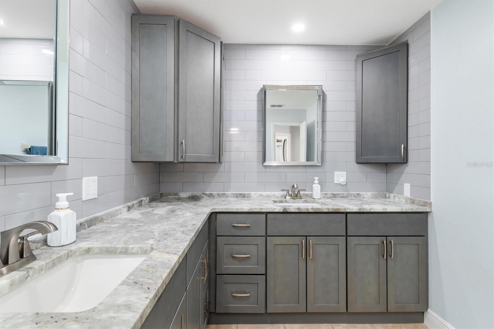 Image 27 of 51 For 10104 Rafferty Avenue