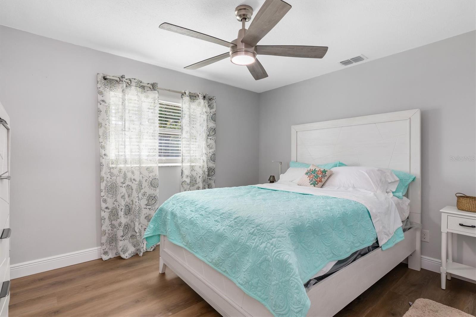 Image 29 of 51 For 10104 Rafferty Avenue