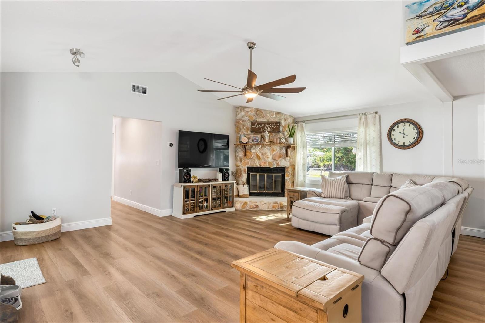 Image 8 of 51 For 10104 Rafferty Avenue