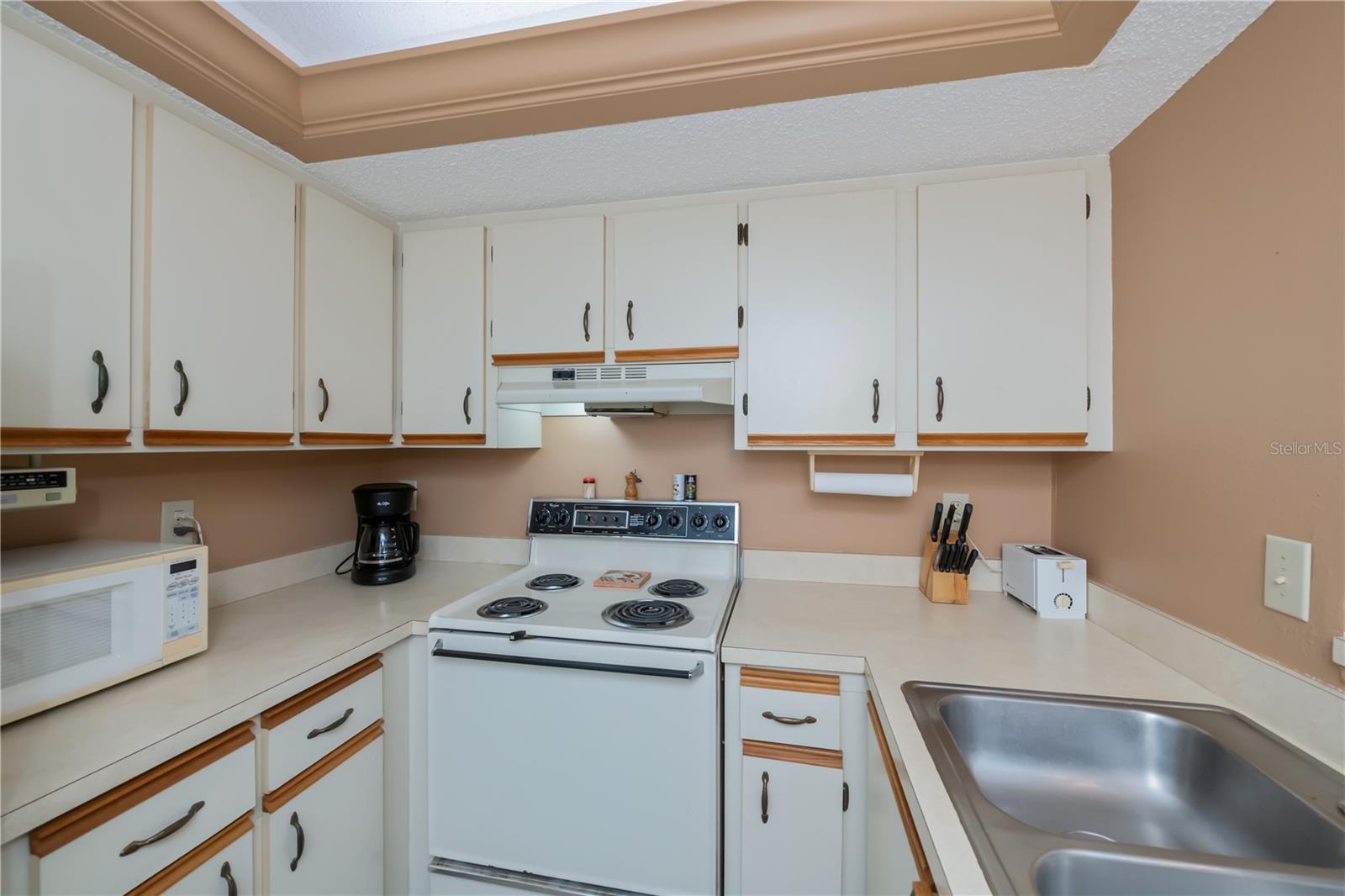 Image 26 of 47 For 19505 Quesada Avenue O207