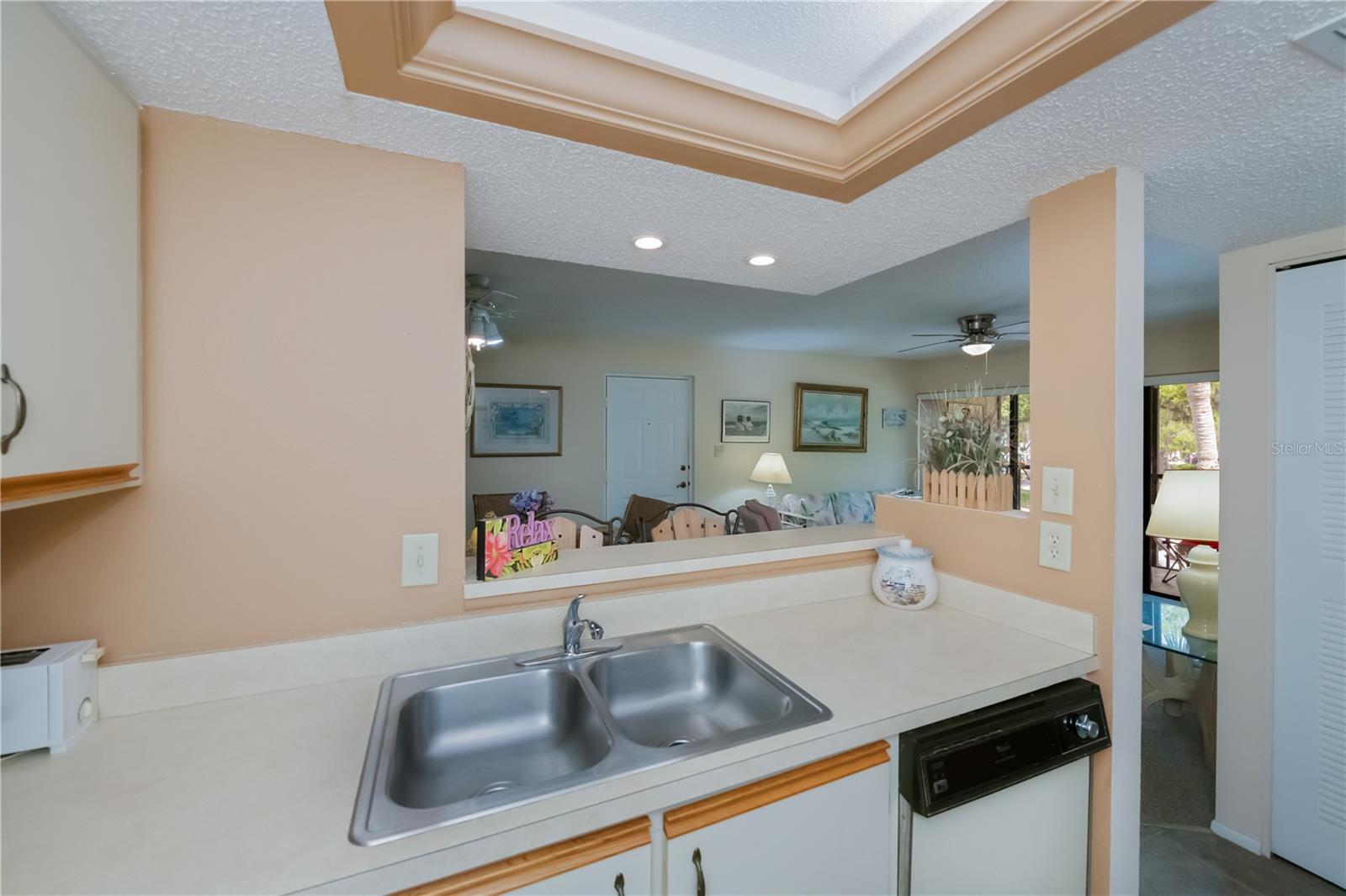 Image 28 of 47 For 19505 Quesada Avenue O207