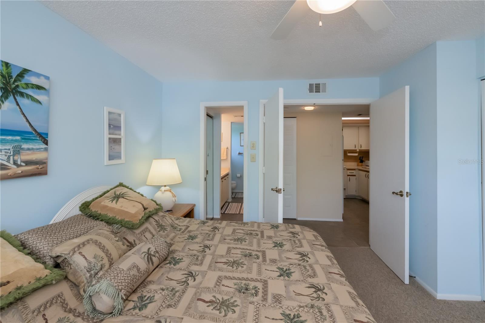 Image 34 of 47 For 19505 Quesada Avenue O207