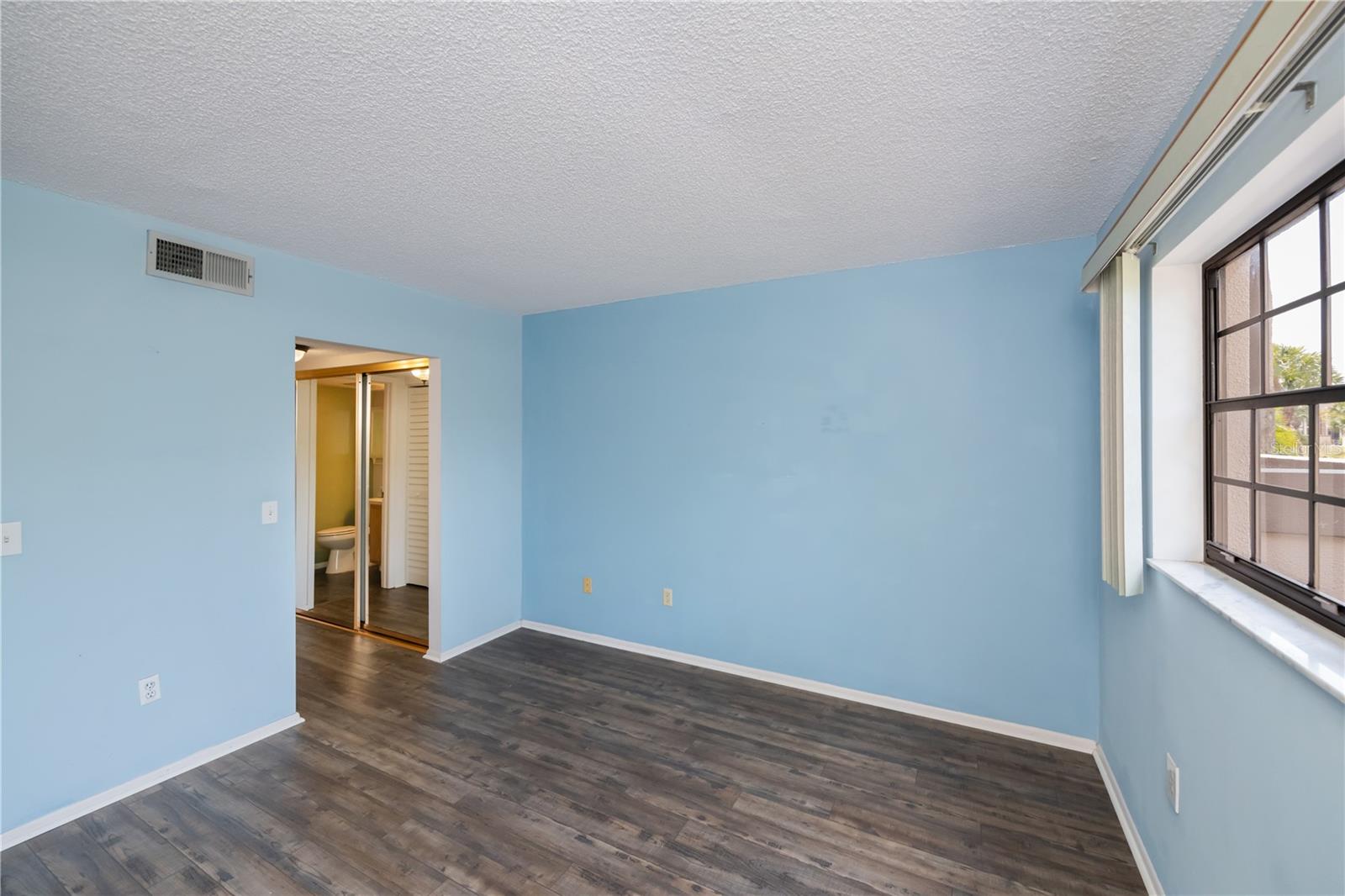 Image 25 of 54 For 1515 Forrest Nelson Boulevard L105