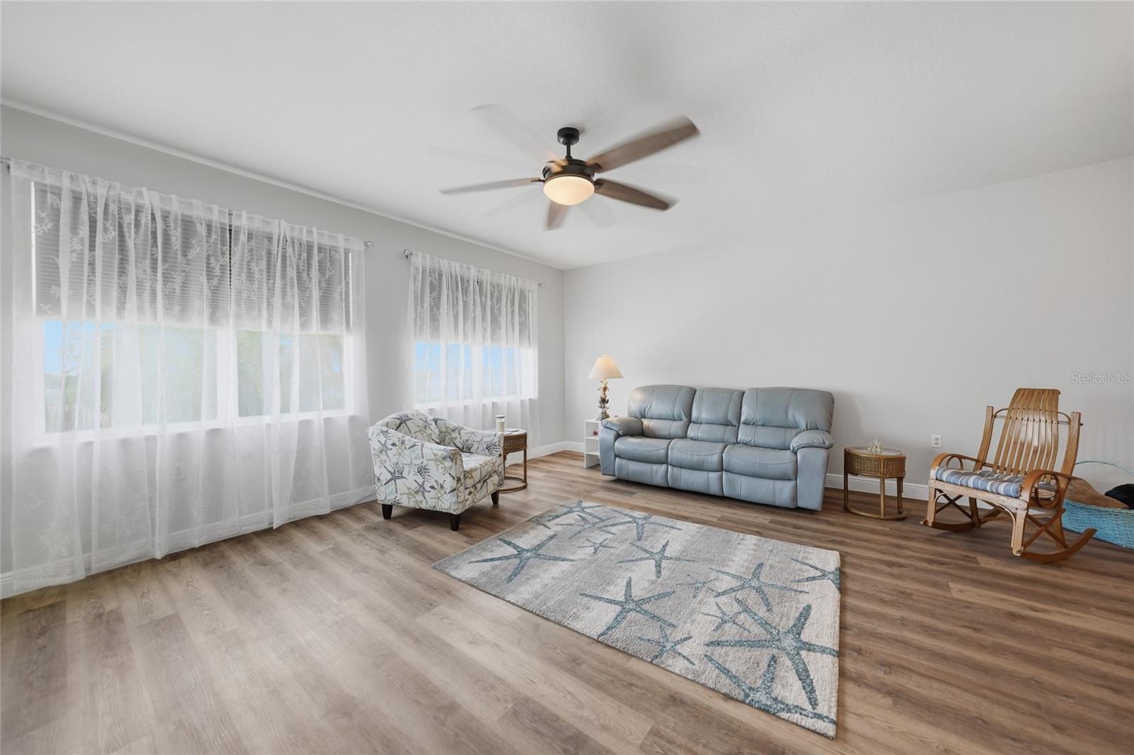 Image 14 of 42 For 255 West End Drive 1412