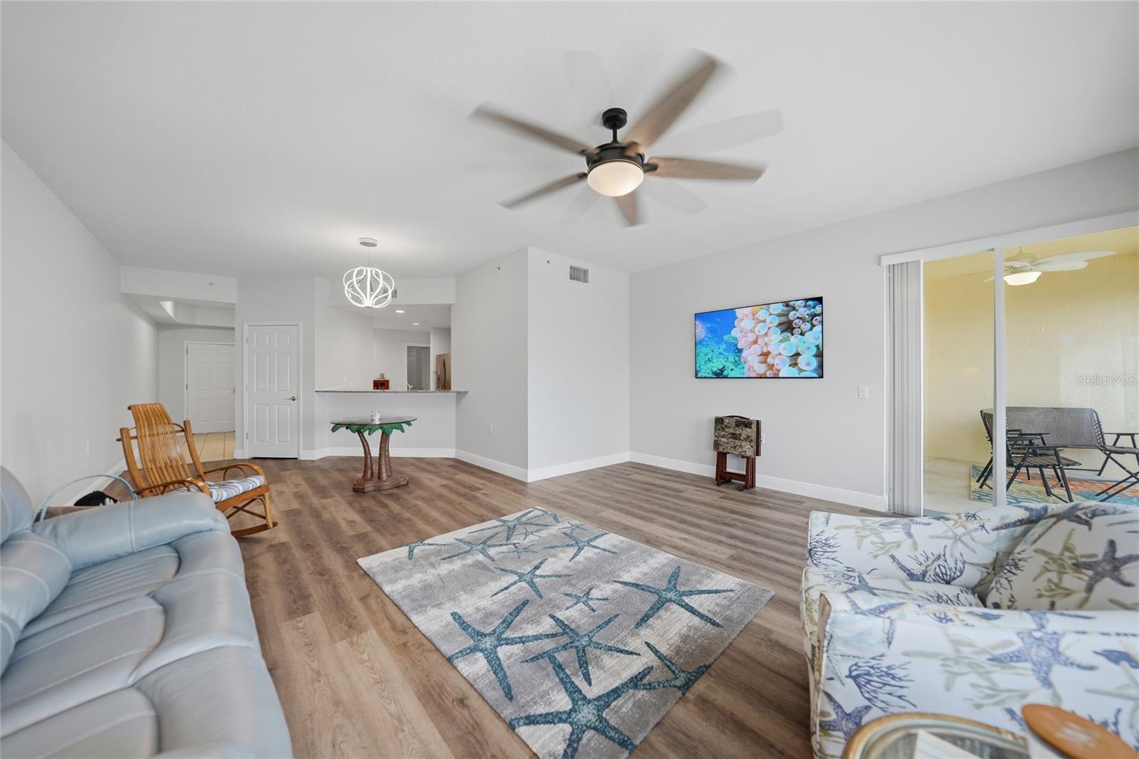 Image 16 of 42 For 255 West End Drive 1412