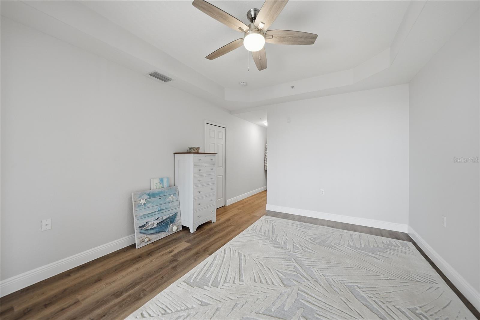 Image 19 of 42 For 255 West End Drive 1412