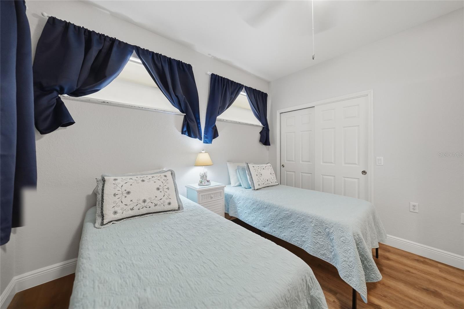 Image 25 of 42 For 255 West End Drive 1412