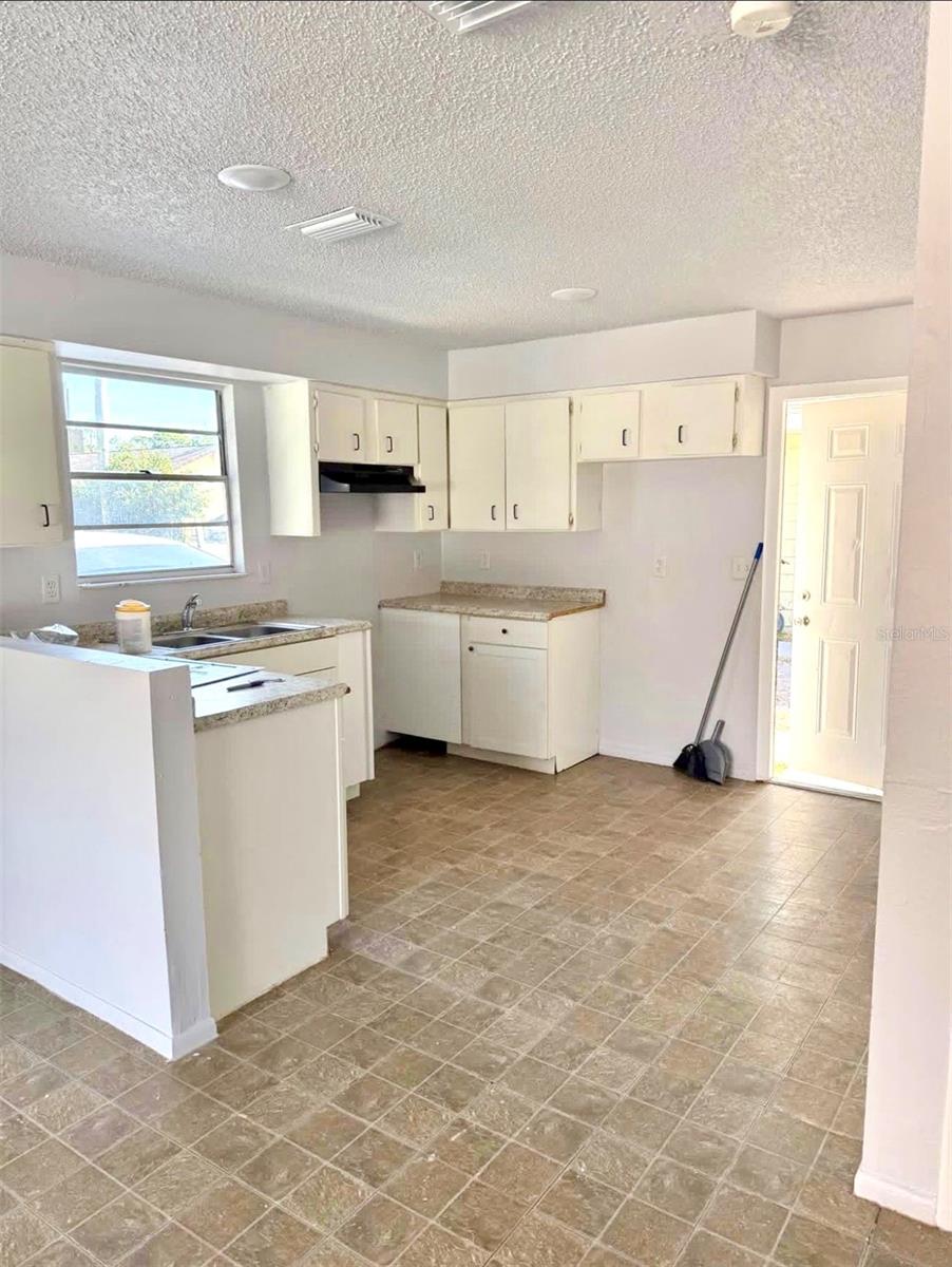 Image 2 of 9 For 5638 5th Avenue