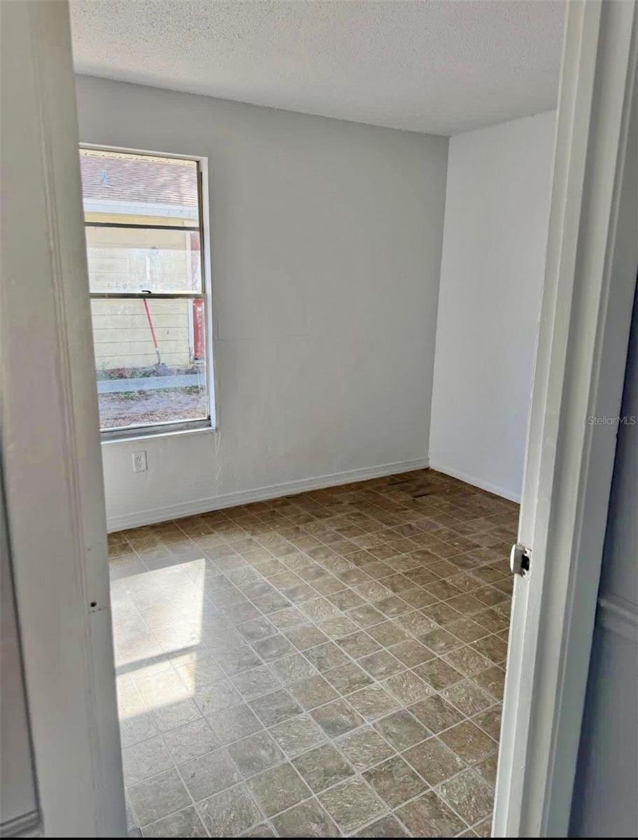 Image 5 of 9 For 5638 5th Avenue