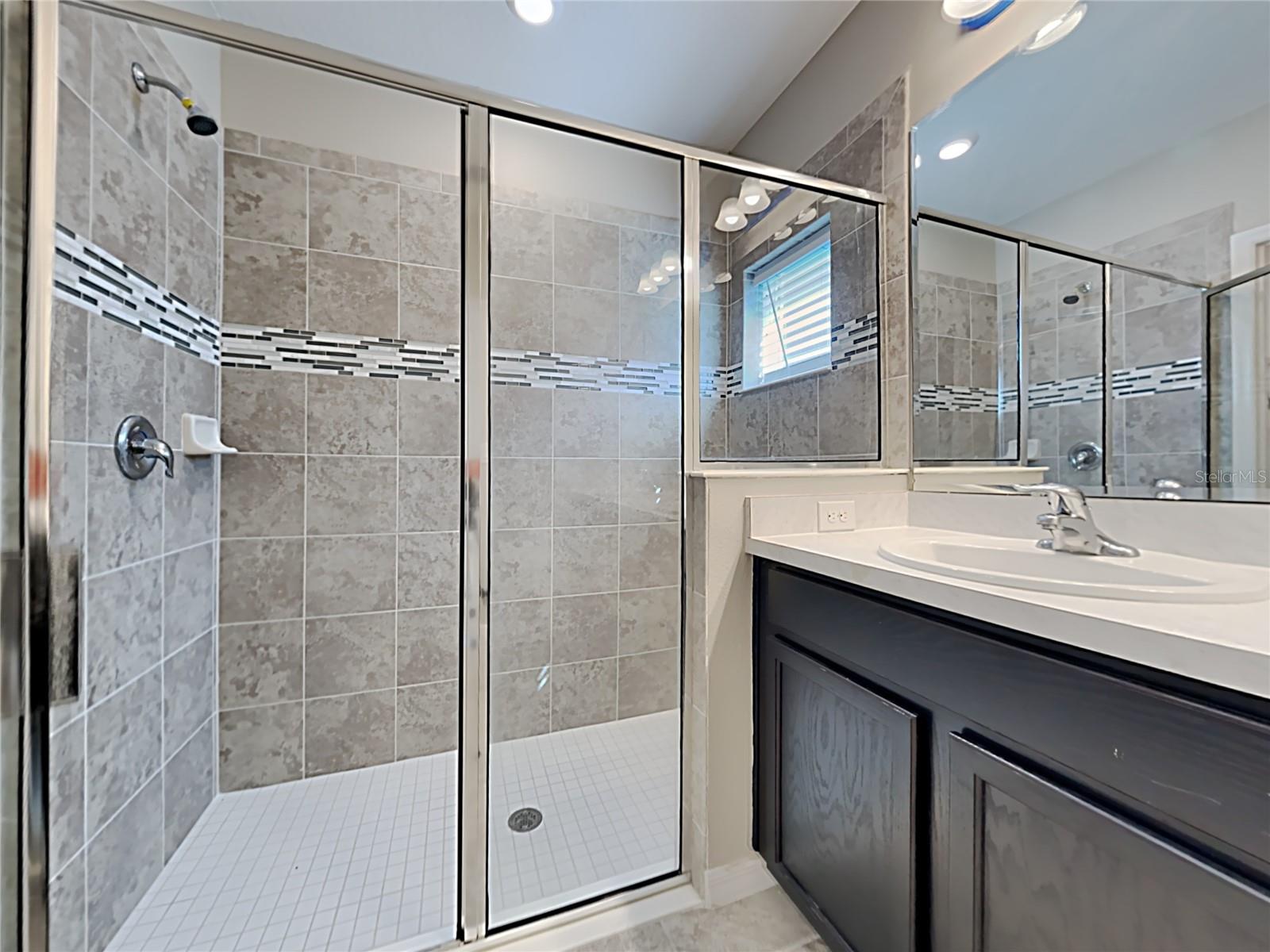 Image 18 of 21 For 653 Campo Lane