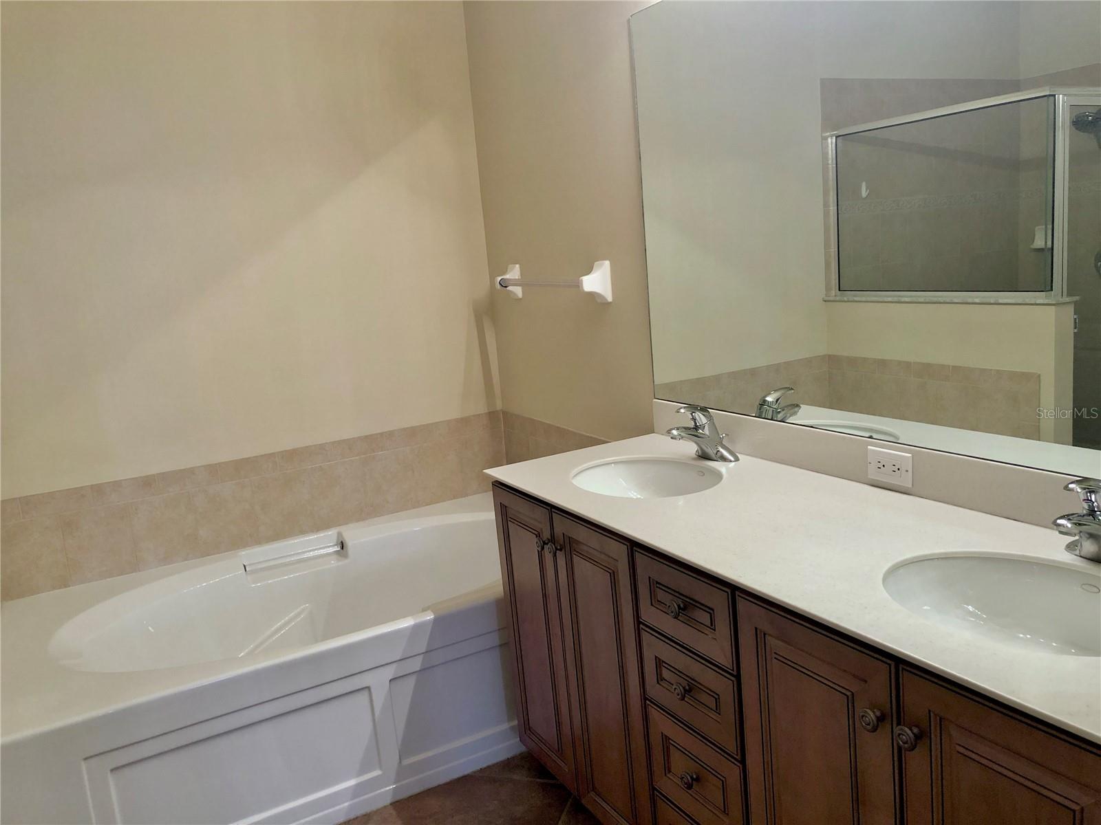 Image 16 of 35 For 3291 Midship Drive