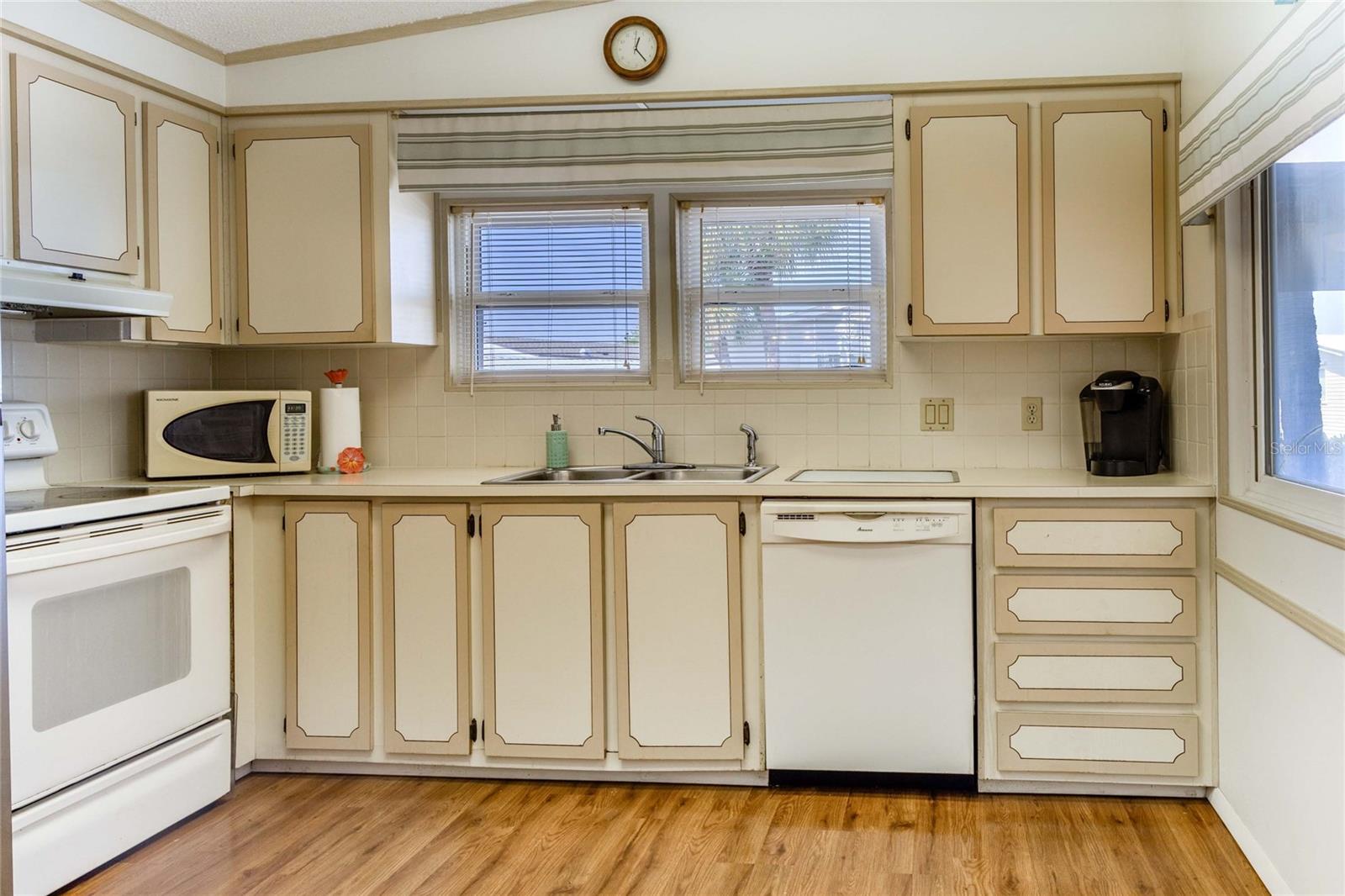 Image 14 of 43 For 2100 Kings Highway  653