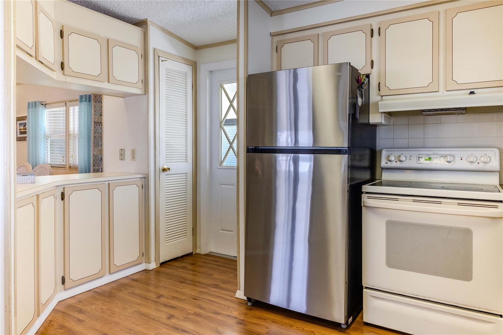 Image 16 of 43 For 2100 Kings Highway  653