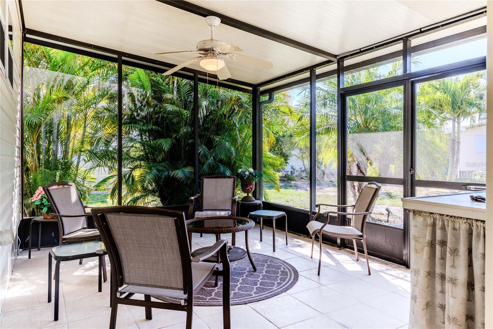 Image 32 of 43 For 2100 Kings Highway  653