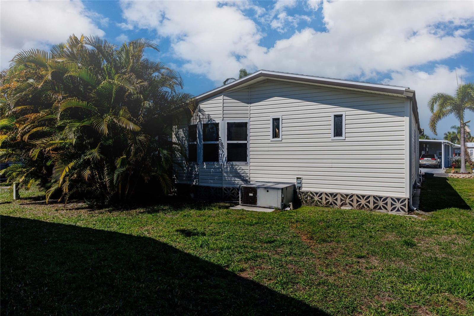 Image 34 of 43 For 2100 Kings Highway  653