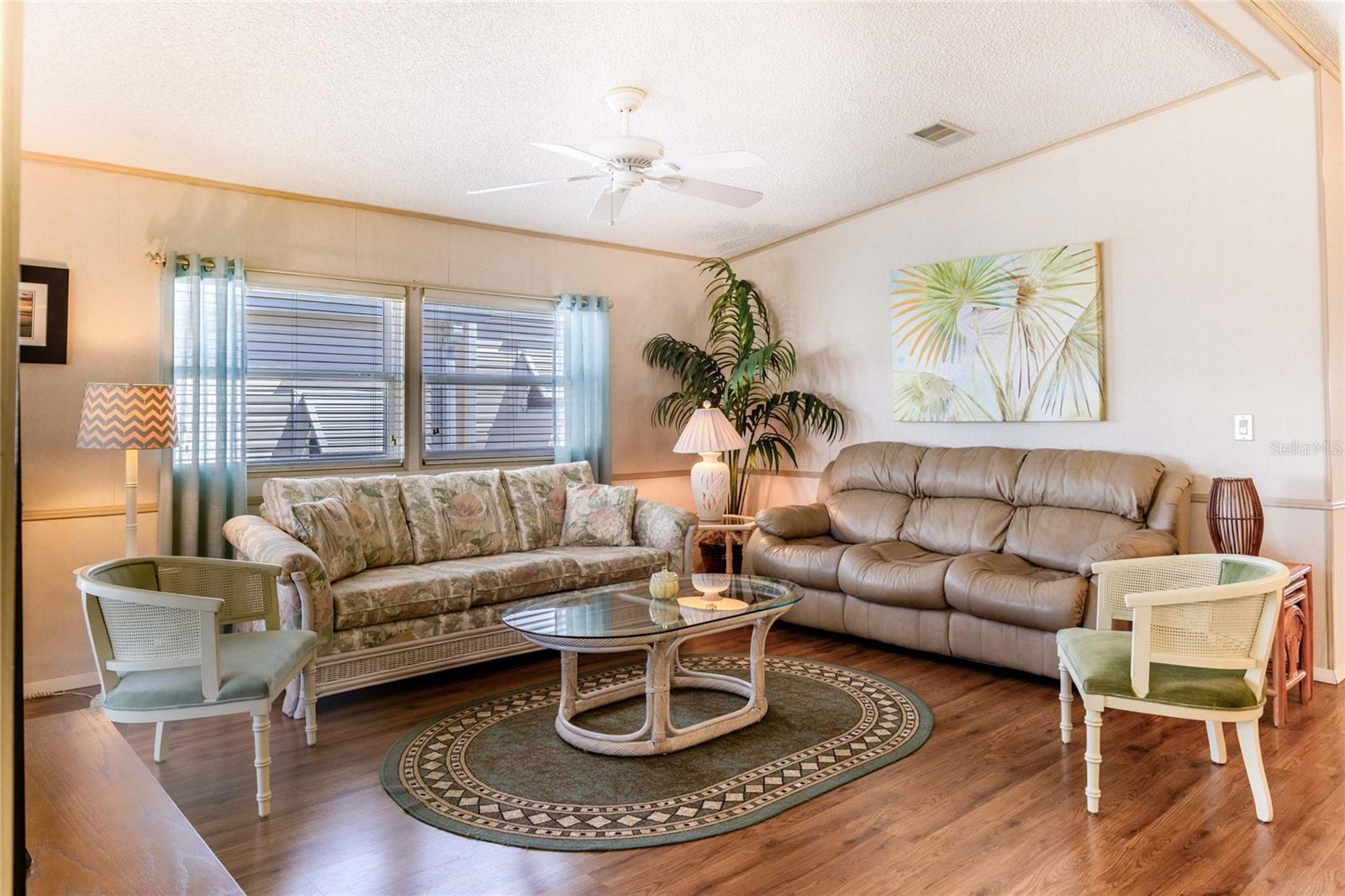 Image 9 of 43 For 2100 Kings Highway  653