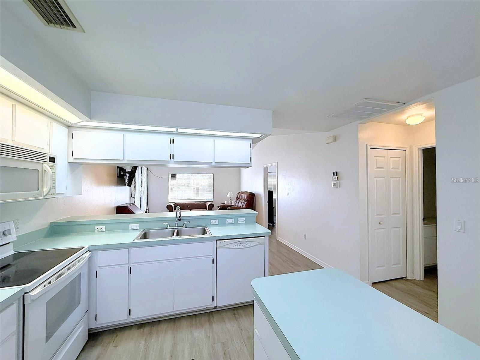 Image 12 of 43 For 504 Rose Apple Circle