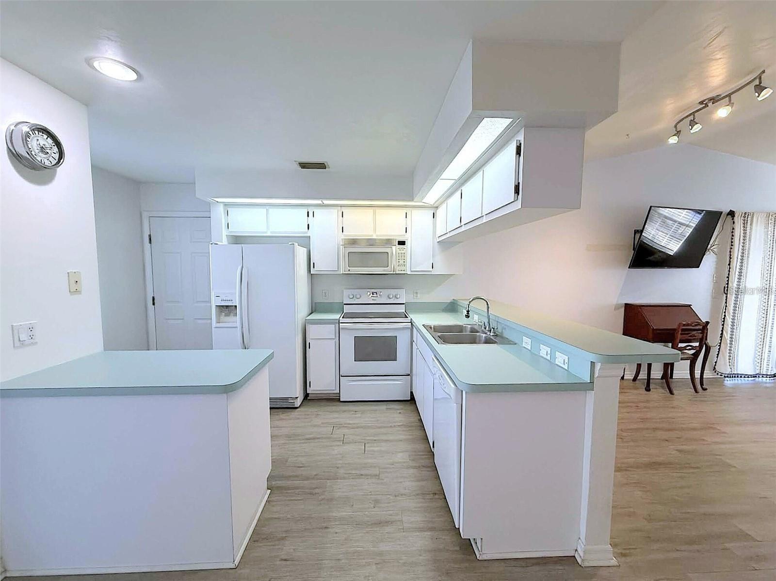 Image 13 of 43 For 504 Rose Apple Circle