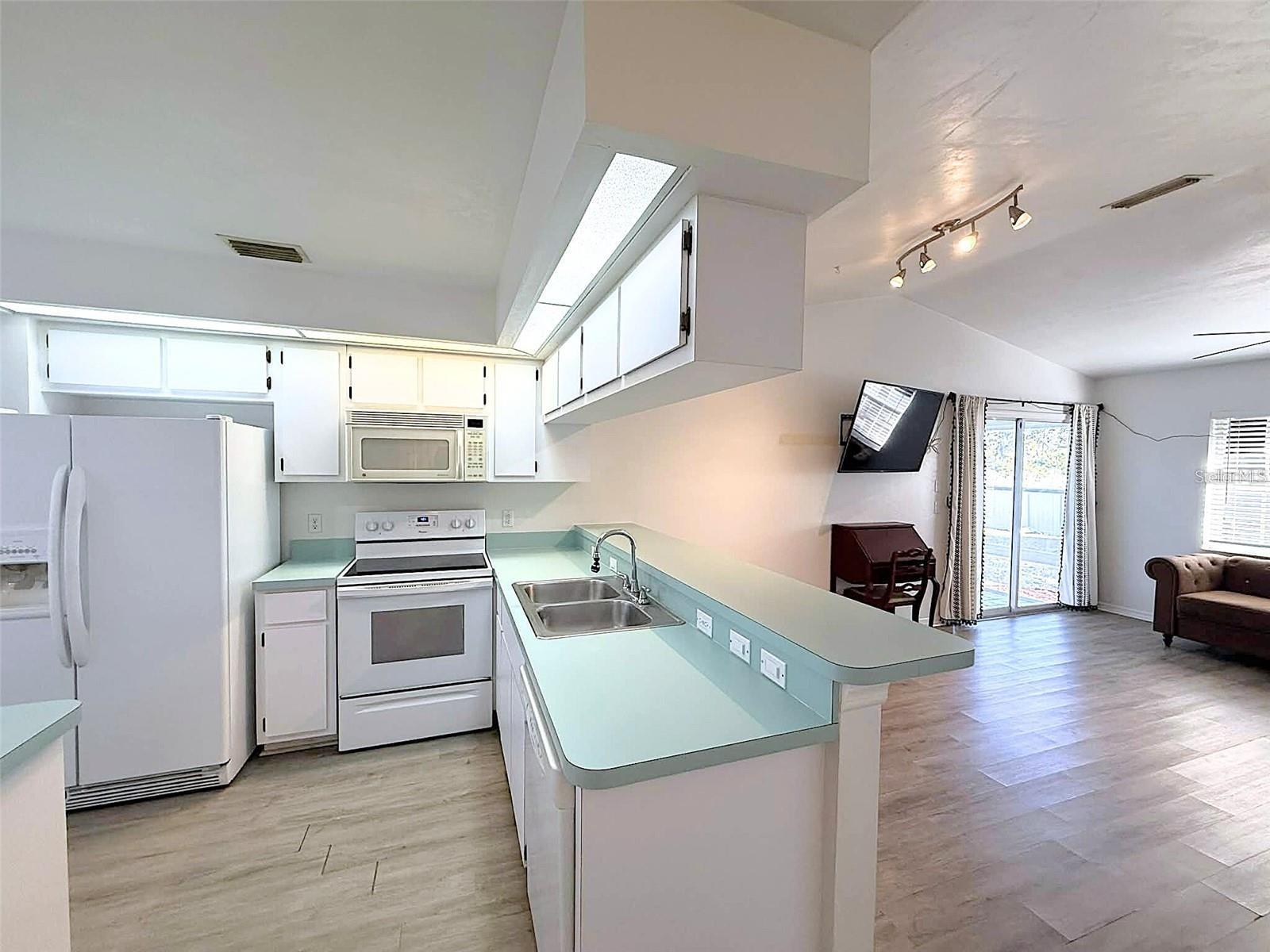 Image 14 of 43 For 504 Rose Apple Circle