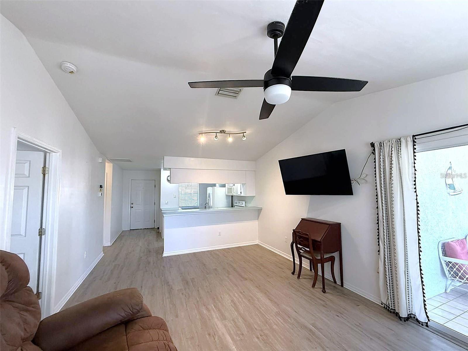 Image 22 of 43 For 504 Rose Apple Circle