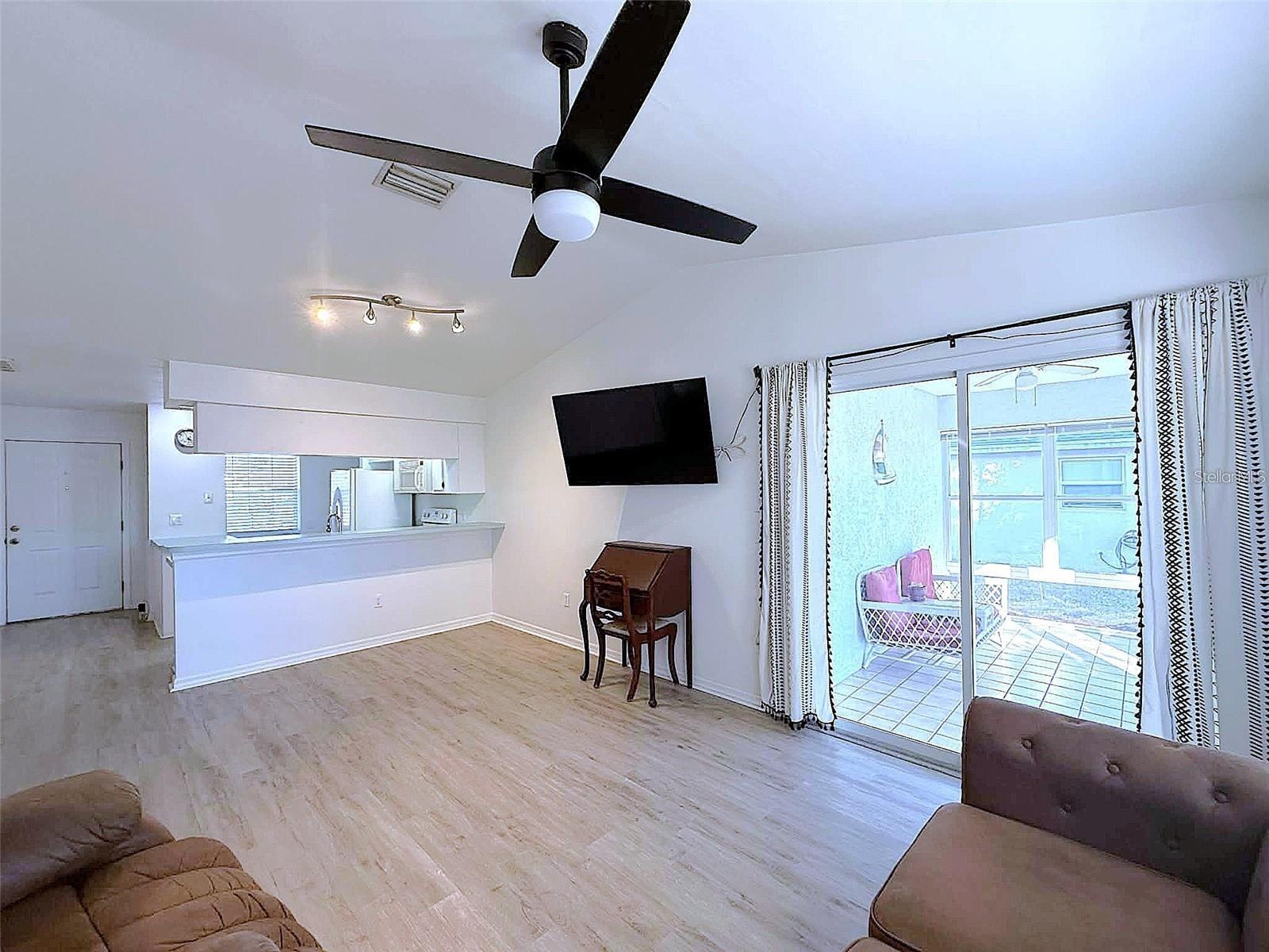 Image 23 of 43 For 504 Rose Apple Circle