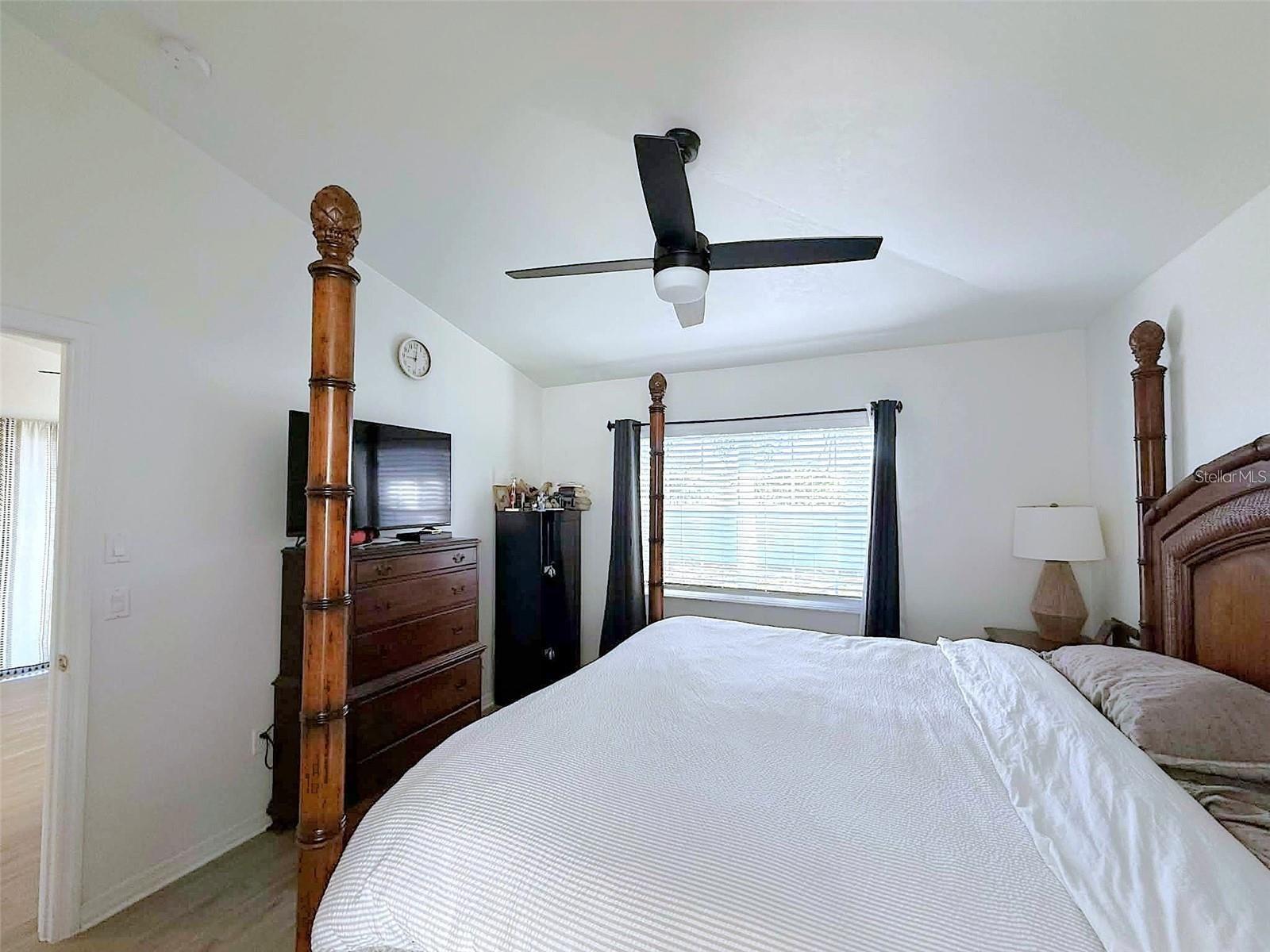 Image 25 of 43 For 504 Rose Apple Circle