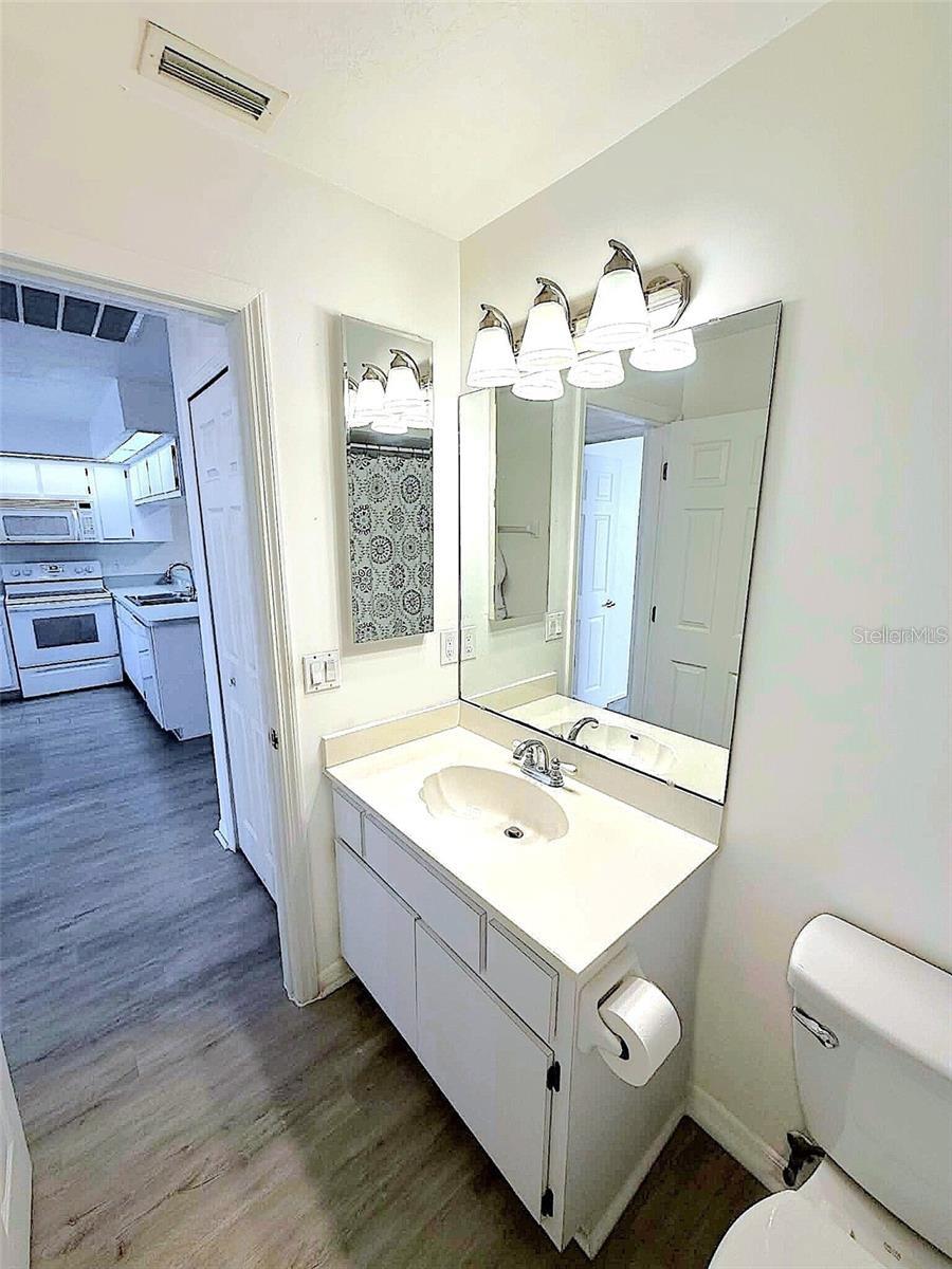 Image 34 of 43 For 504 Rose Apple Circle