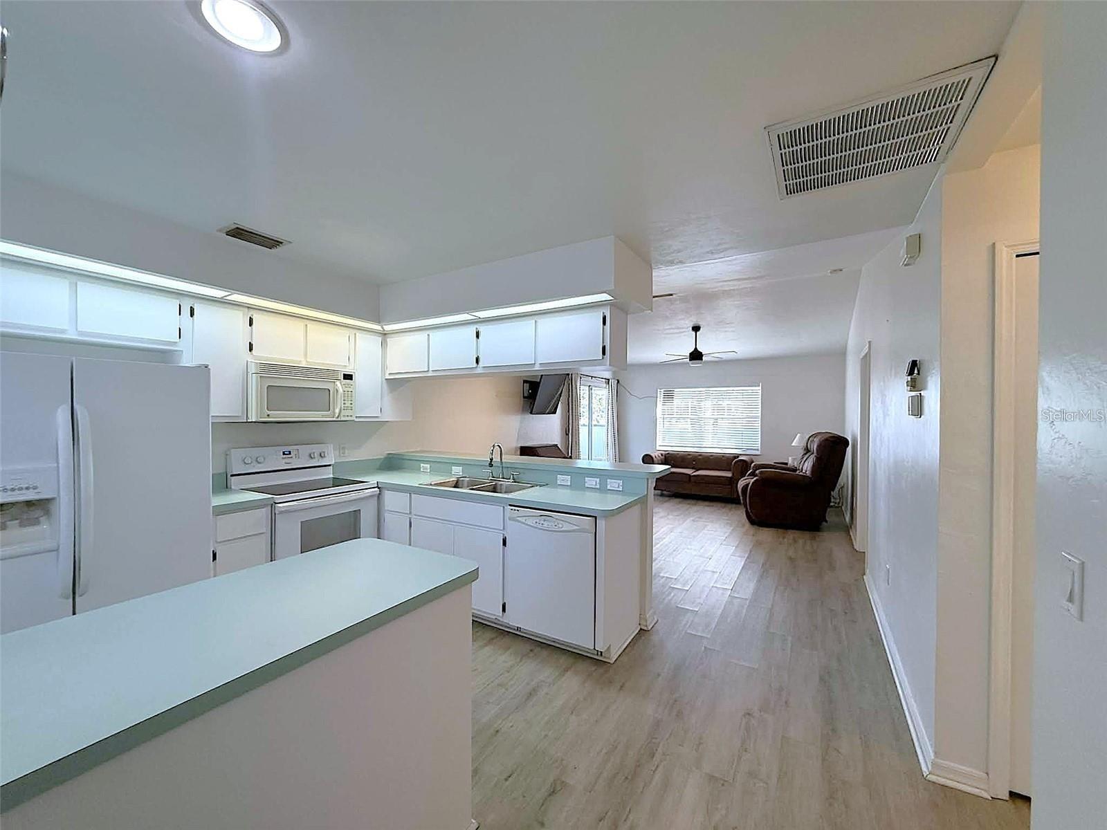 Image 5 of 43 For 504 Rose Apple Circle