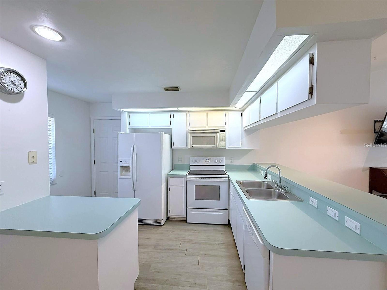 Image 6 of 43 For 504 Rose Apple Circle