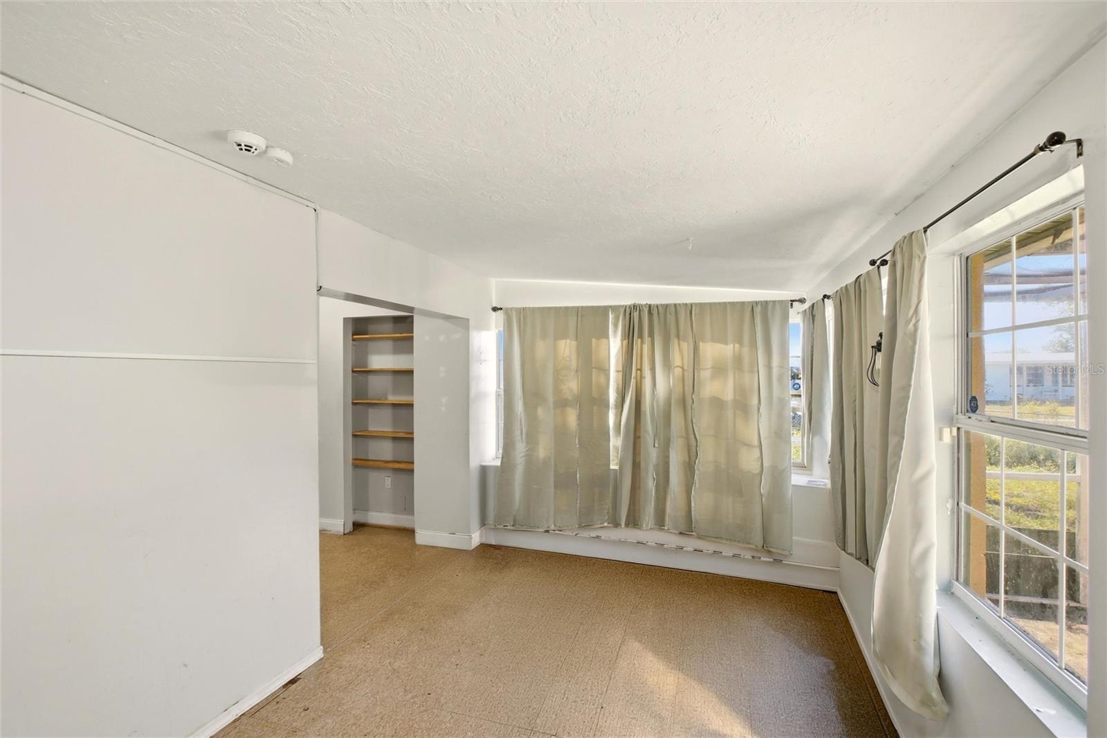 Image 11 of 35 For 21585 Olean Boulevard