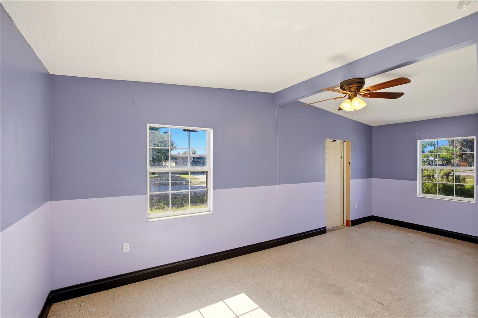 Image 12 of 35 For 21585 Olean Boulevard