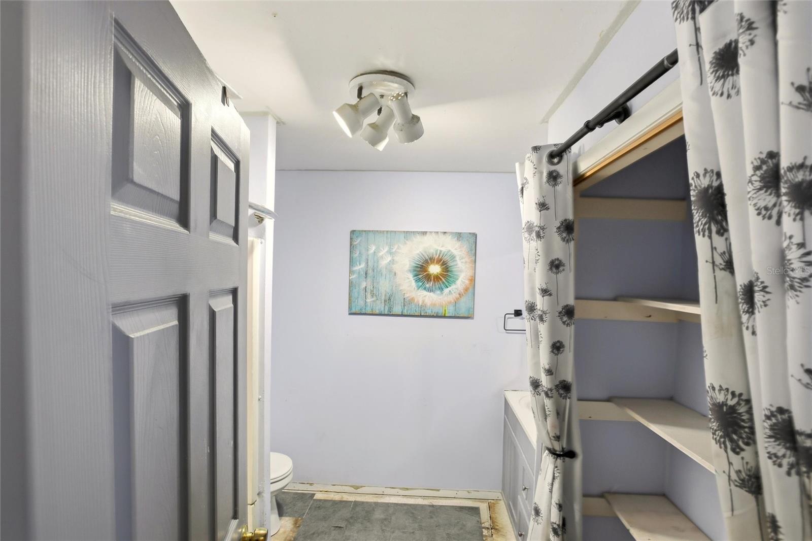 Image 18 of 35 For 21585 Olean Boulevard