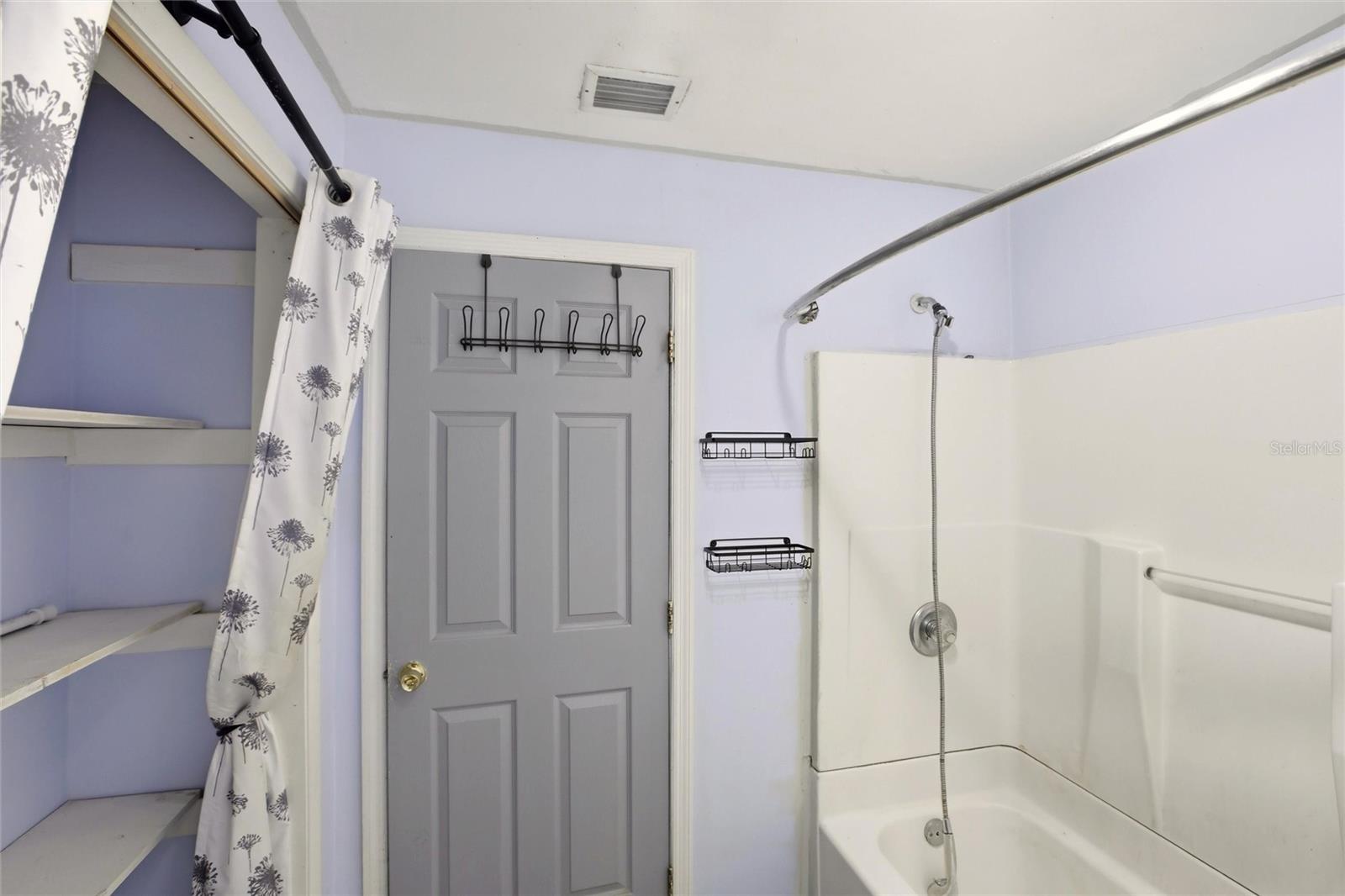 Image 19 of 35 For 21585 Olean Boulevard