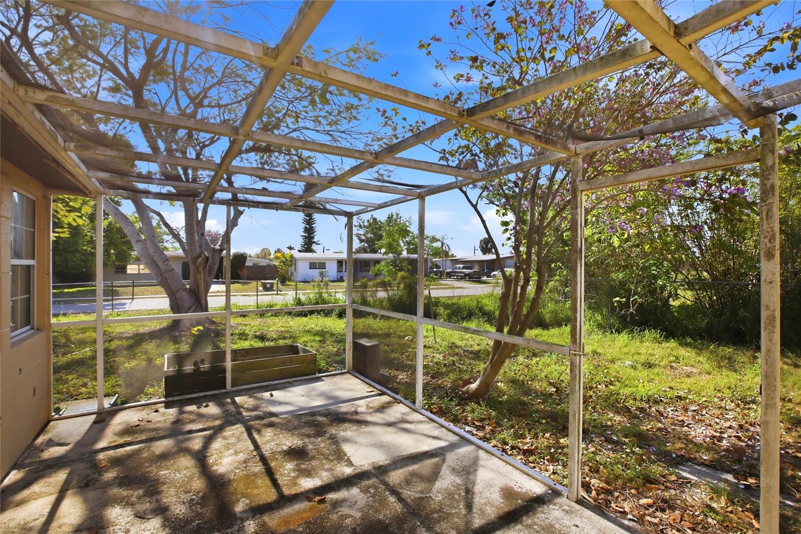 Image 26 of 35 For 21585 Olean Boulevard