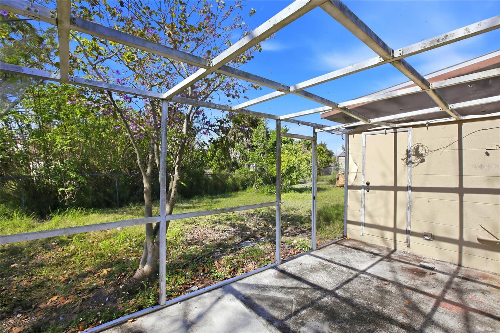 Image 29 of 35 For 21585 Olean Boulevard