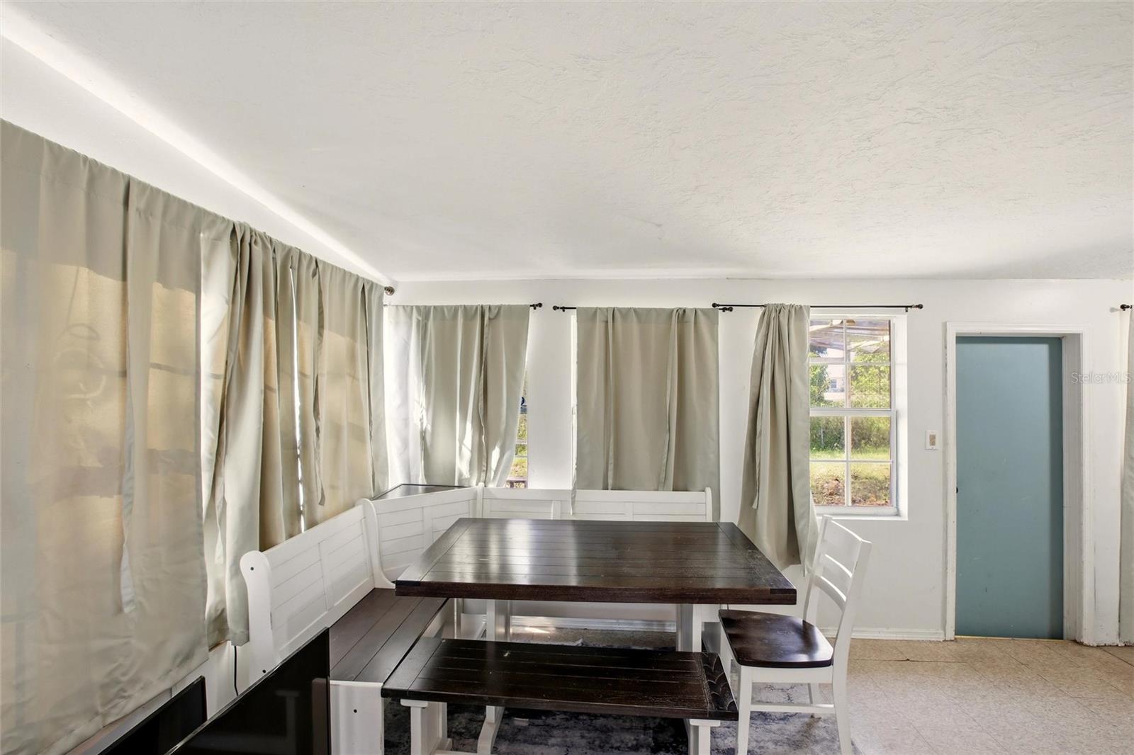 Image 8 of 35 For 21585 Olean Boulevard