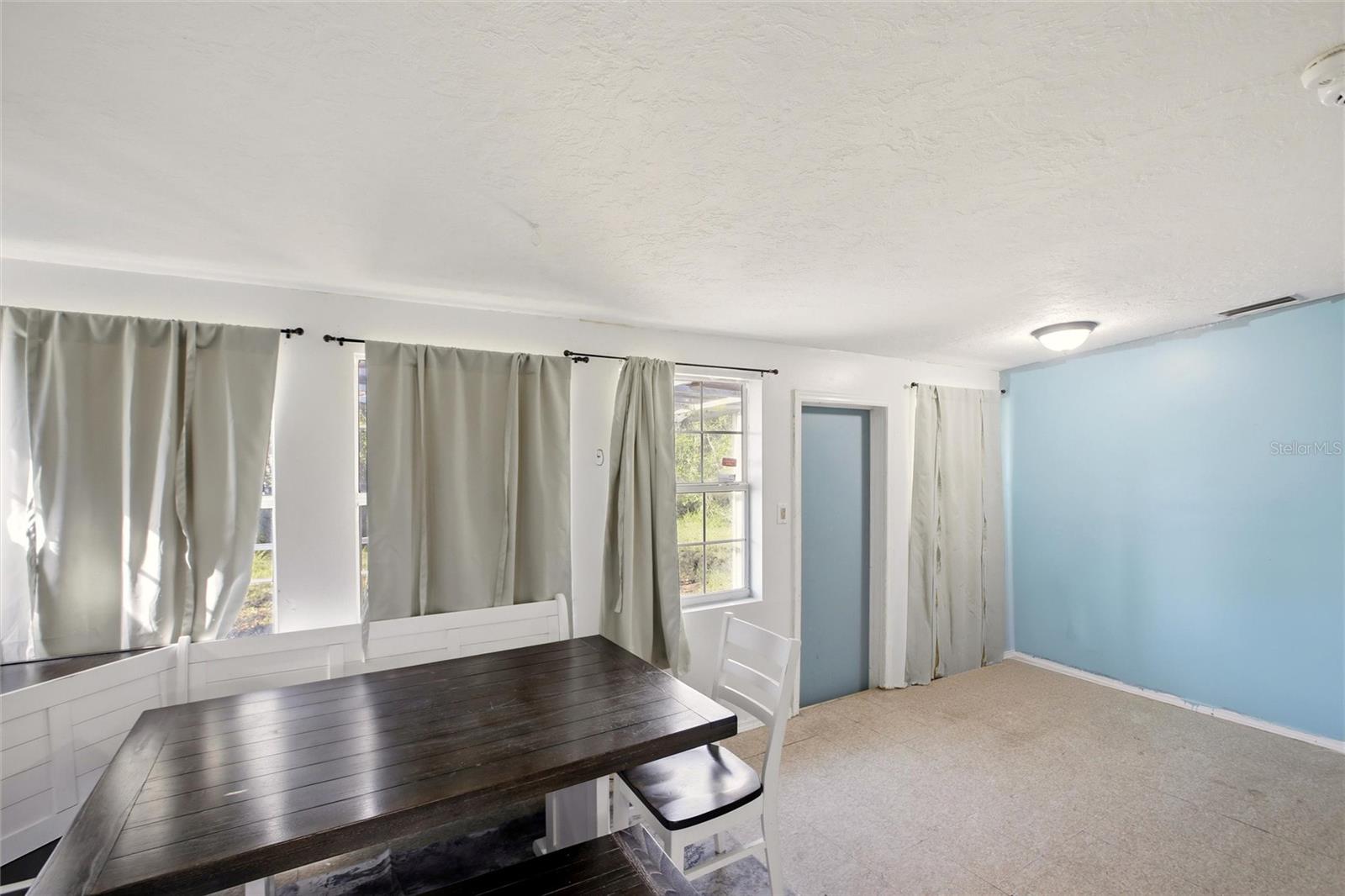 Image 9 of 35 For 21585 Olean Boulevard