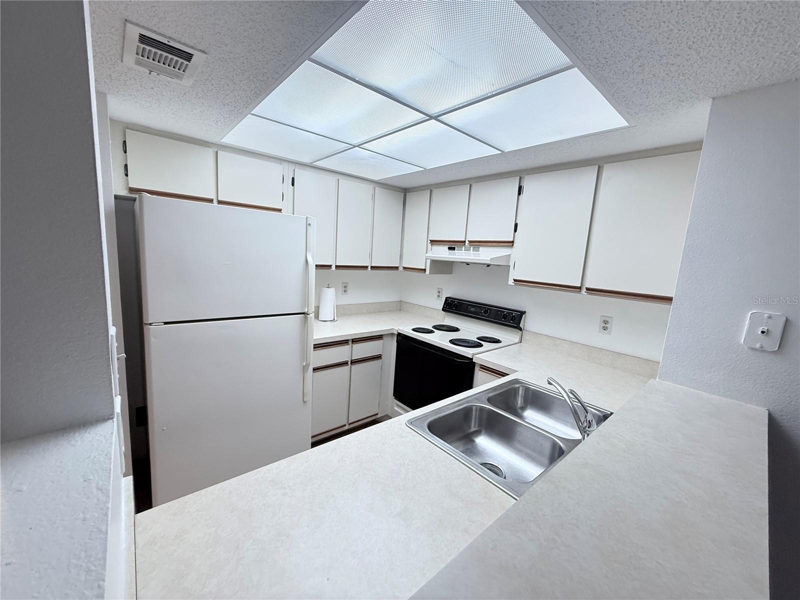 Image 7 of 10 For 19505 Quesada Avenue Cc-107