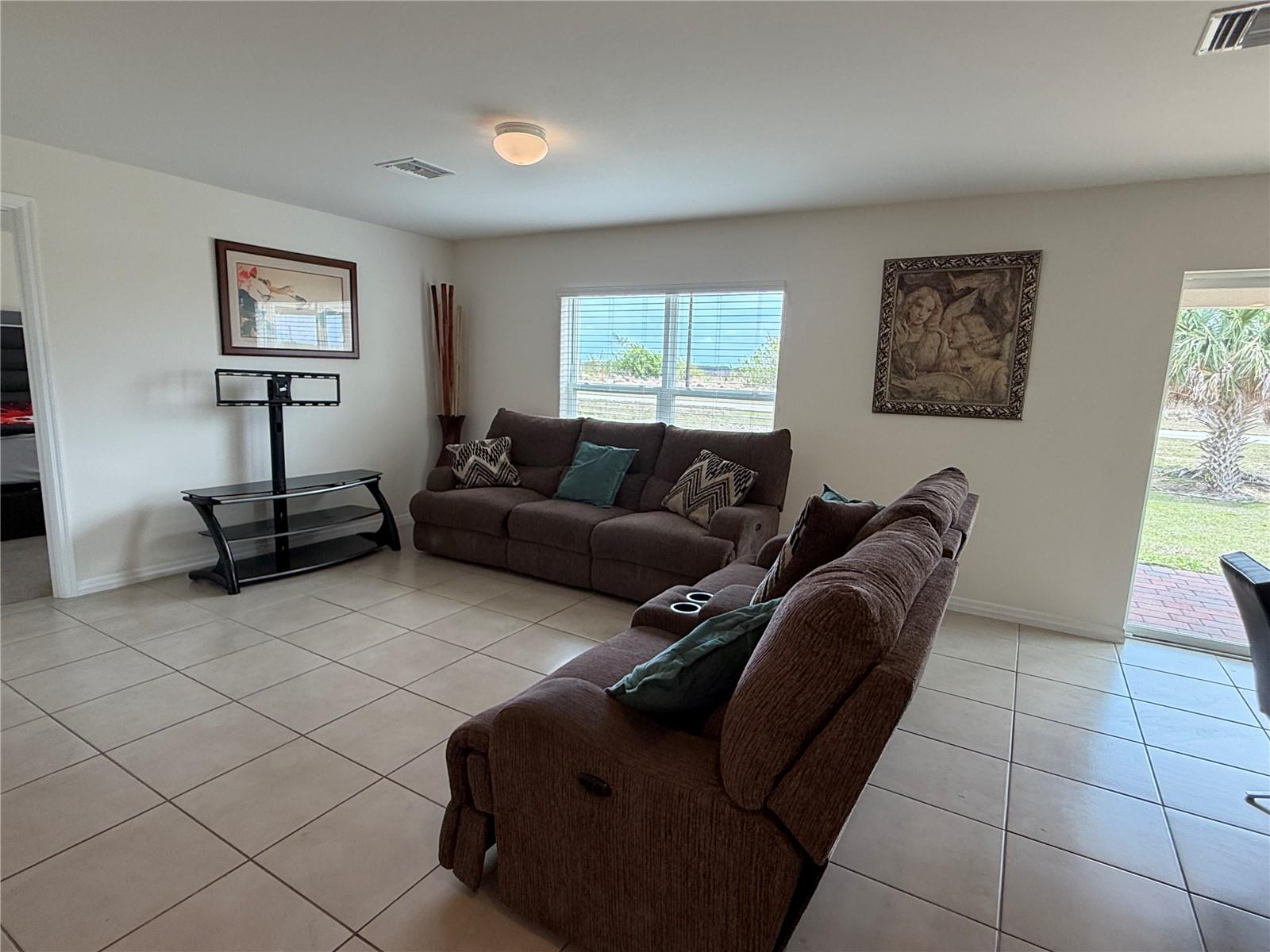 Image 17 of 52 For 513 Ella Jean Pi, Banyan Village