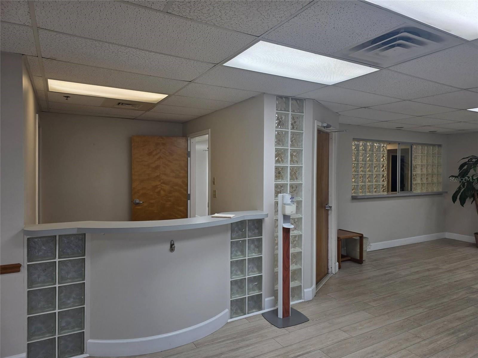 Image 10 of 16 For 2525 Harbor Boulevard 101