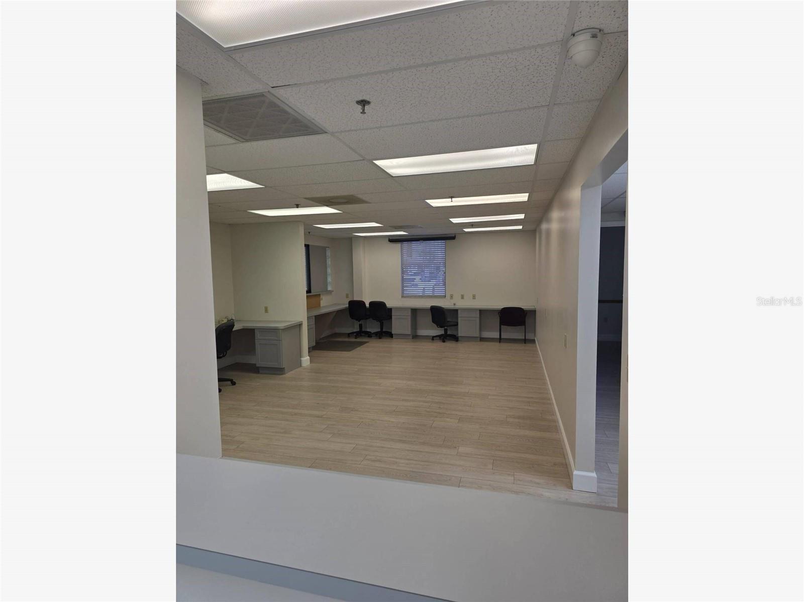 Image 12 of 16 For 2525 Harbor Boulevard 101