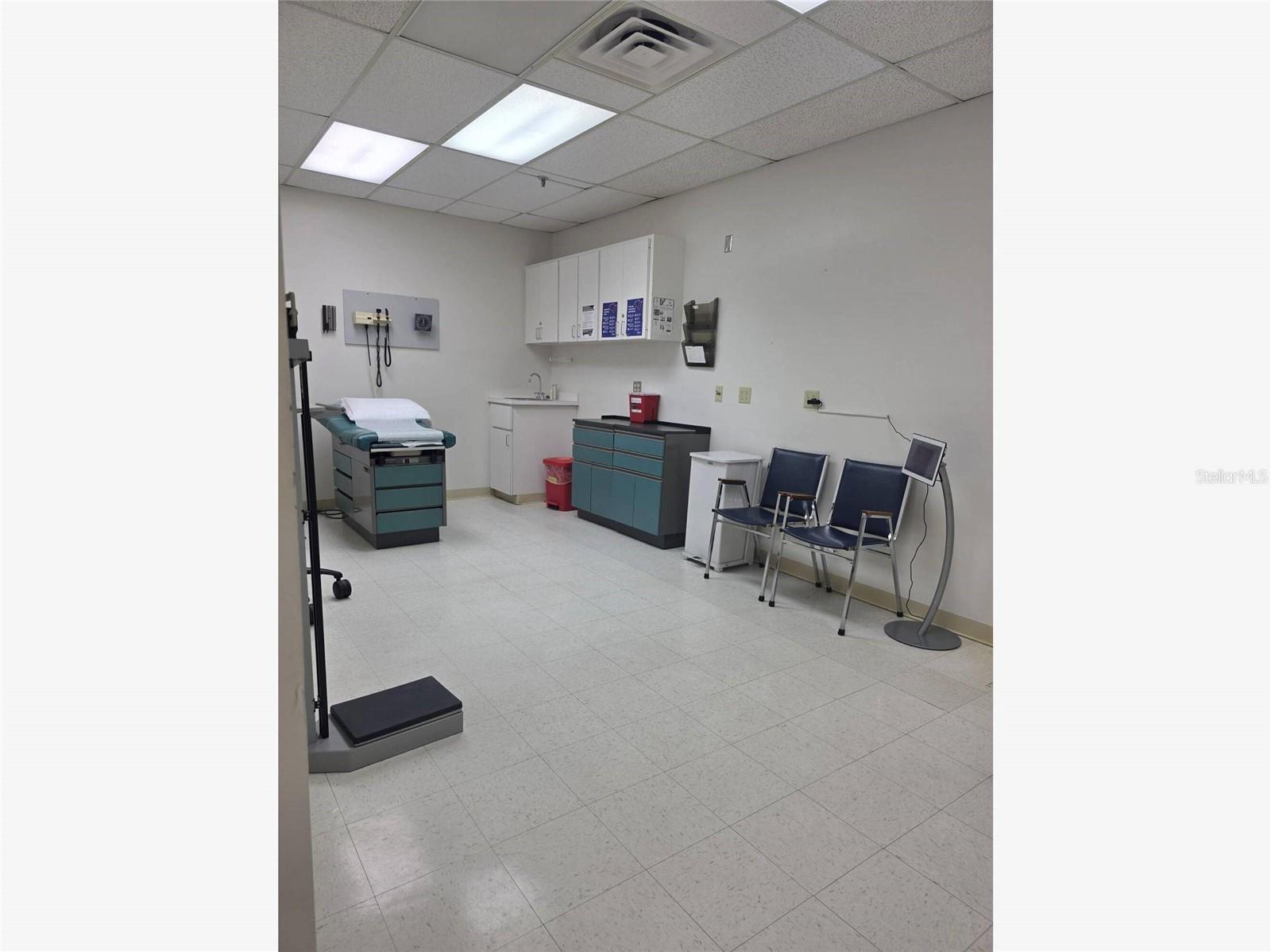 Image 15 of 16 For 2525 Harbor Boulevard 101